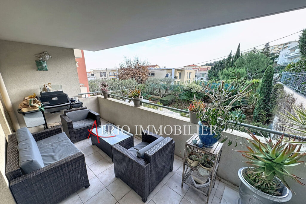 Proche centre, dans une belle résidence sécurisée avec piscine – 3 pièces – 2 chambres – 68.00 m²