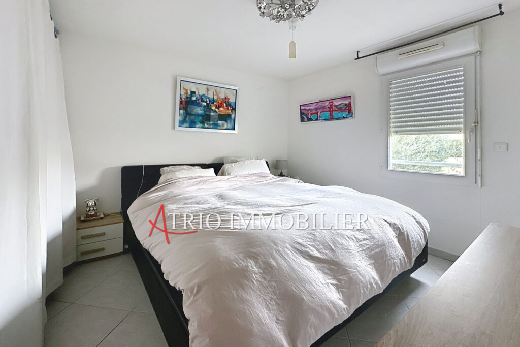 Proche centre, dans une belle résidence sécurisée avec piscine – 3 pièces – 2 chambres – 68.00 m²