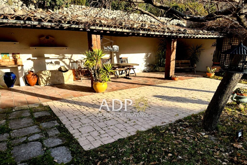 vente maison 4 Pièce(s) – 4 pièces – 2 chambres – 150.00 m²