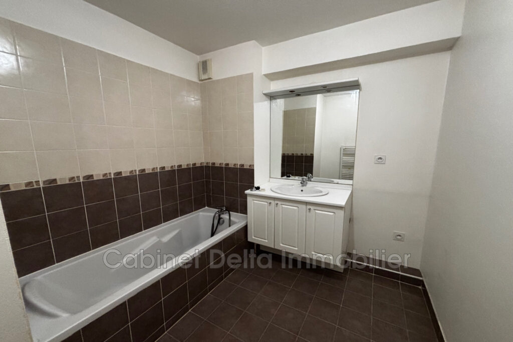 Appartement 2 pièces avec terrasse et place de parking – 2 pièces – 1 chambre – 41.00 m²