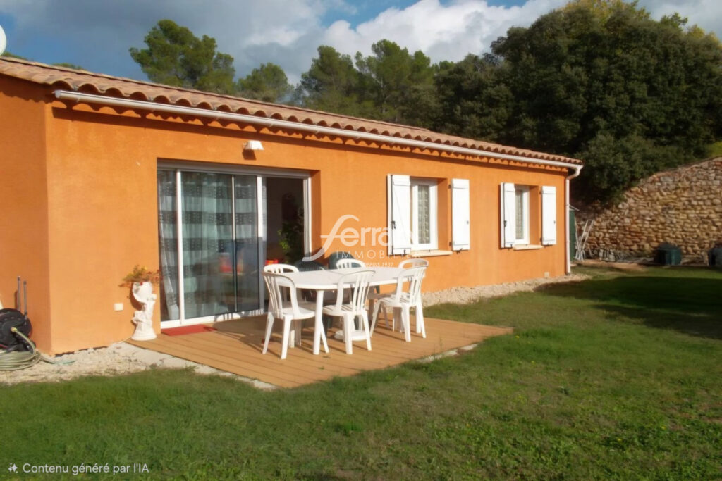 À vendre idéal investisseur à Villecroze maison T4 avec jardin – 4 pièces – 3 chambres – 77.00 m²