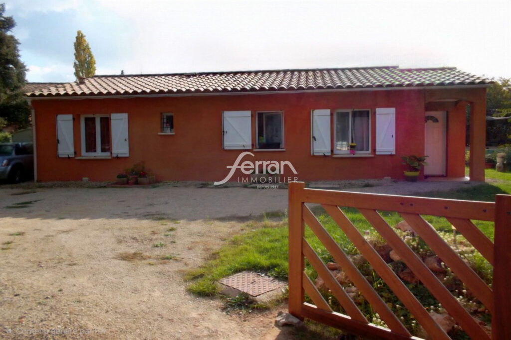 À vendre idéal investisseur à Villecroze maison T4 avec jardin – 4 pièces – 3 chambres – 77.00 m²