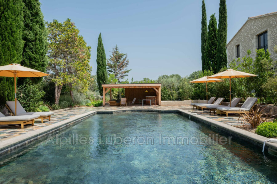 Maison à louer à Eygalières