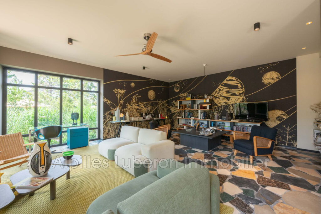 location saisonnière mas 8 Pièce(s) – 8 pièces – 4 chambres – 270.00 m²