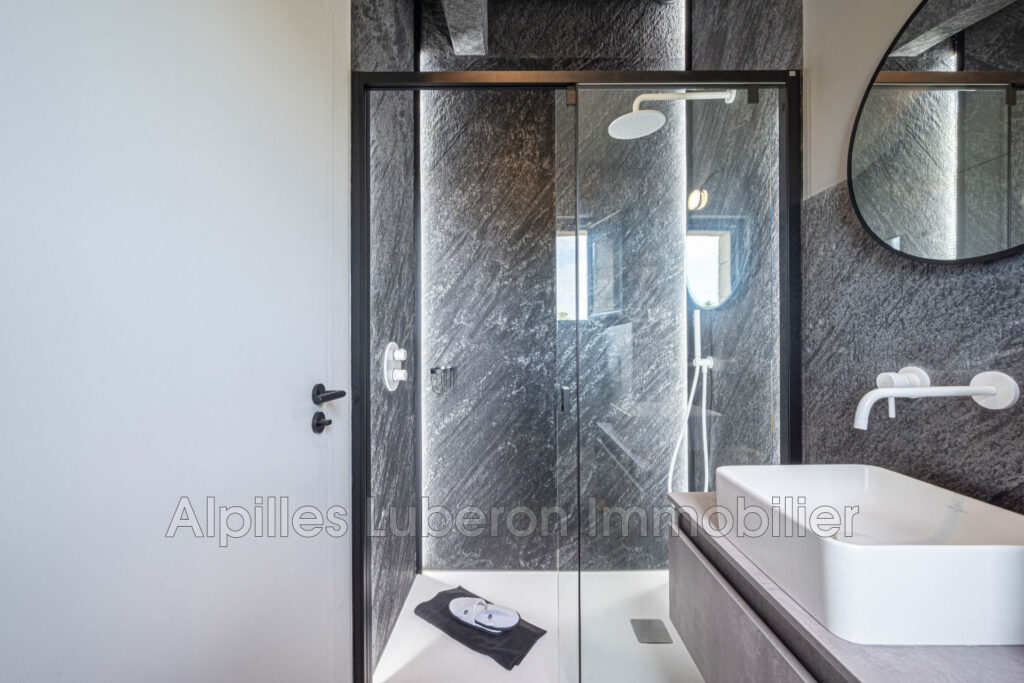 location saisonnière mas 8 Pièce(s) – 8 pièces – 4 chambres – 270.00 m²