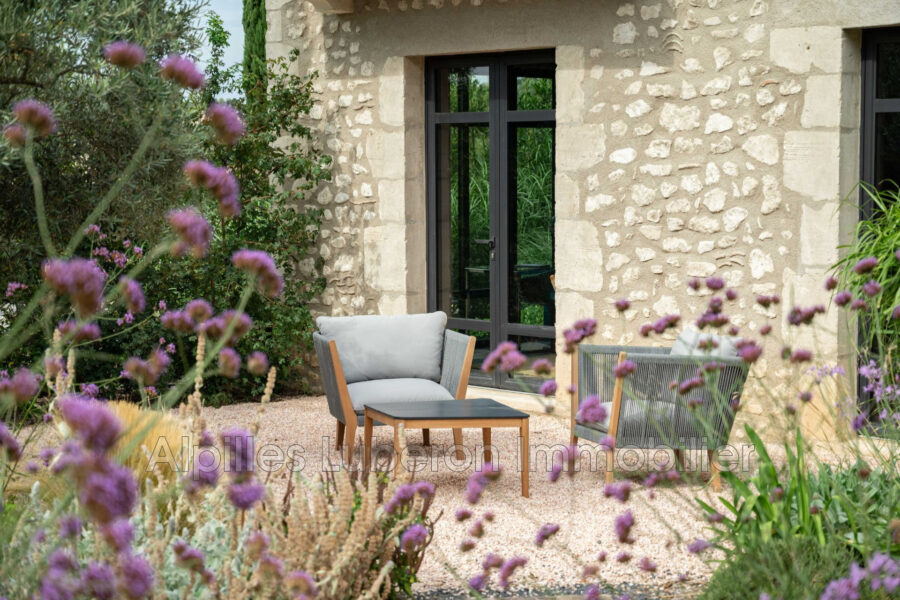 Maison à louer à Eygalières