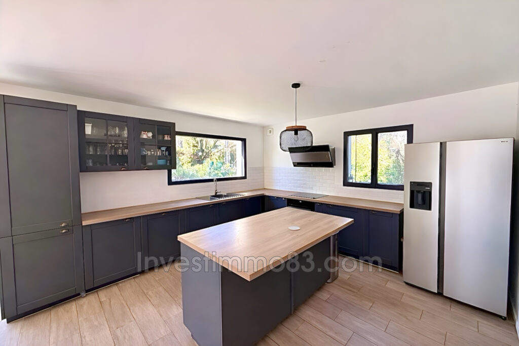 Proche du village et des commodités, dans un environnement cal – 4 pièces – 3 chambres – 110.00 m²