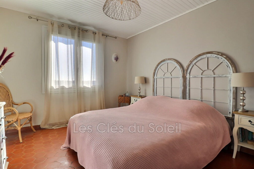 vente villa 6 Pièce(s) – 6 pièces – 4 chambres – 137.00 m²
