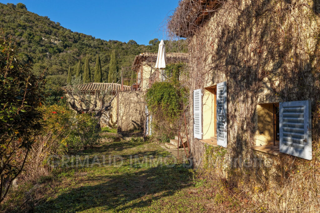 vente maison 8 Pièce(s) – 8 pièces – 6 chambres – 250.00 m²