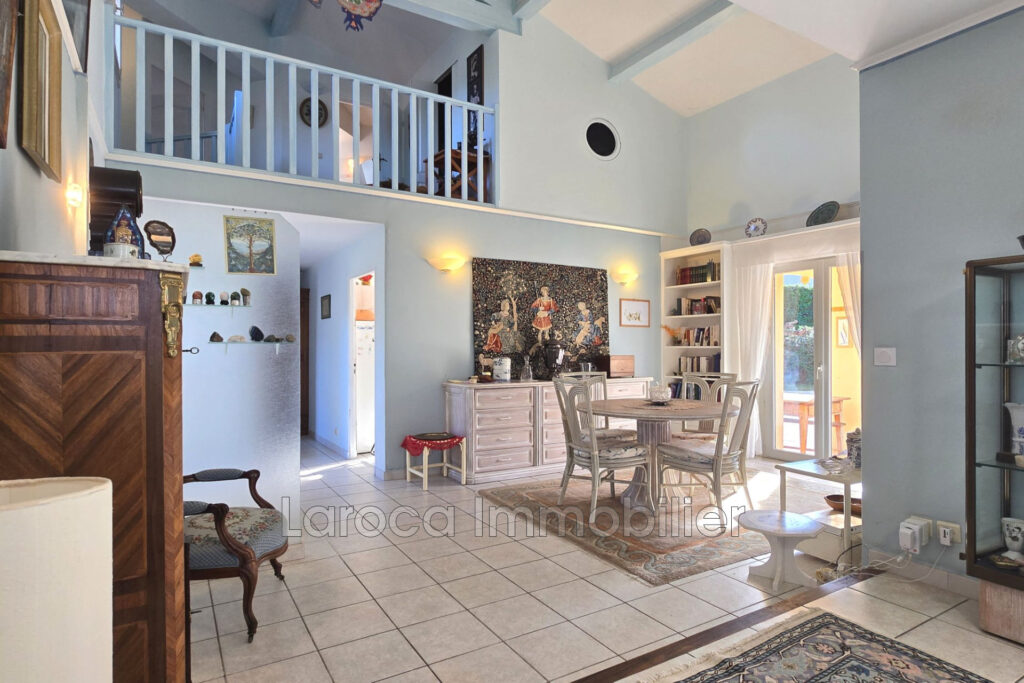 Achat villa à Laroque des Albères – 4 pièces – 3 chambres – 135.00 m²