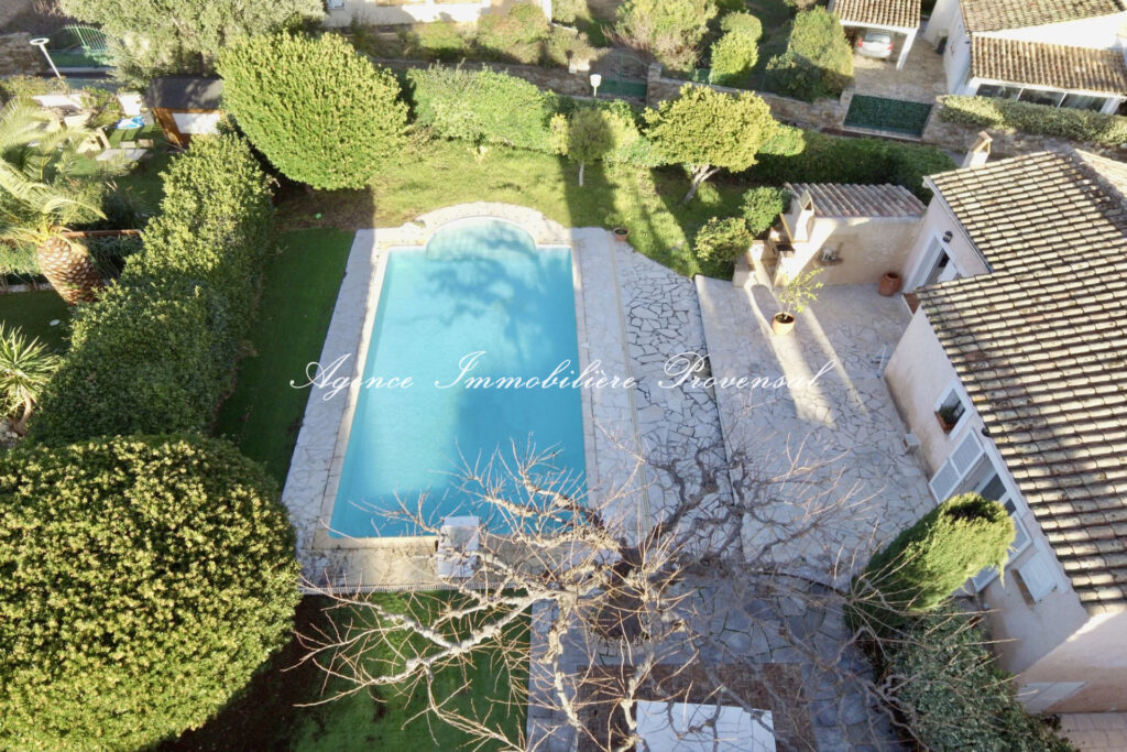 vente maison 2 Pièce(s) – 2 pièces – 3 chambres – 130.00 m²