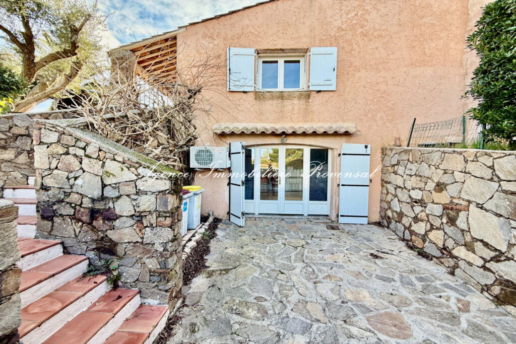 vente maison 2 Pièce(s) – 2 pièces – 3 chambres – 130.00 m²