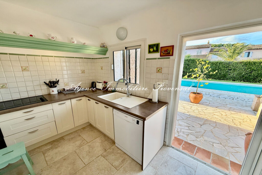 vente maison 2 Pièce(s) – 2 pièces – 3 chambres – 130.00 m²