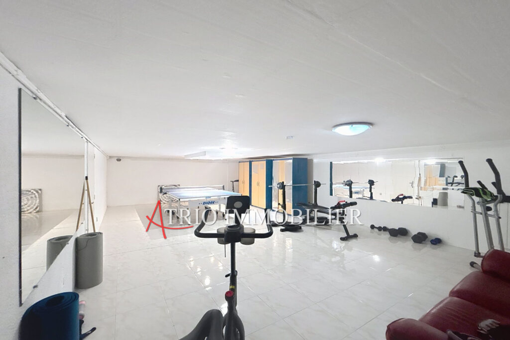 location villa 5 Pièce(s) – 5 pièces – 4 chambres – 276.00 m²