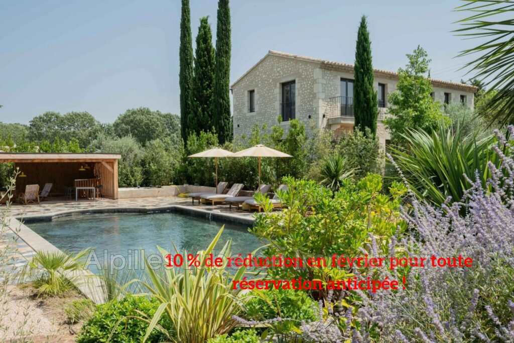 location saisonnière mas 8 Pièce(s) – 8 pièces – 4 chambres – 270.00 m²