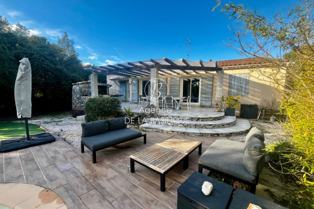 vente maison 5 Pièce(s) – 5 pièces – 4 chambres – 128.00 m²