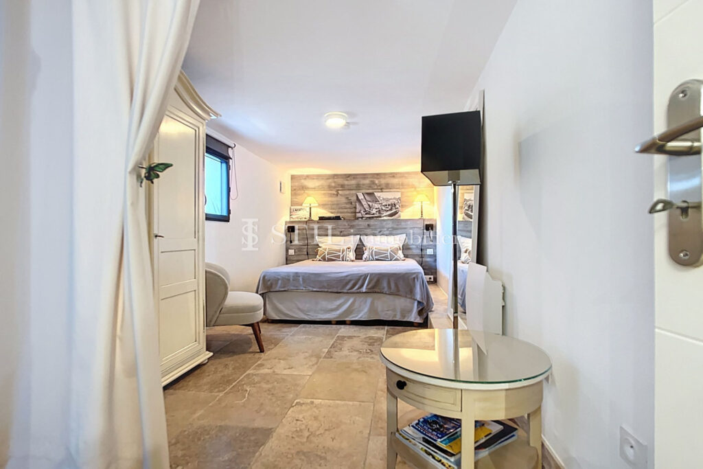 vente villa 6 Pièce(s) – 6 pièces – 6 chambres – 270.00 m²