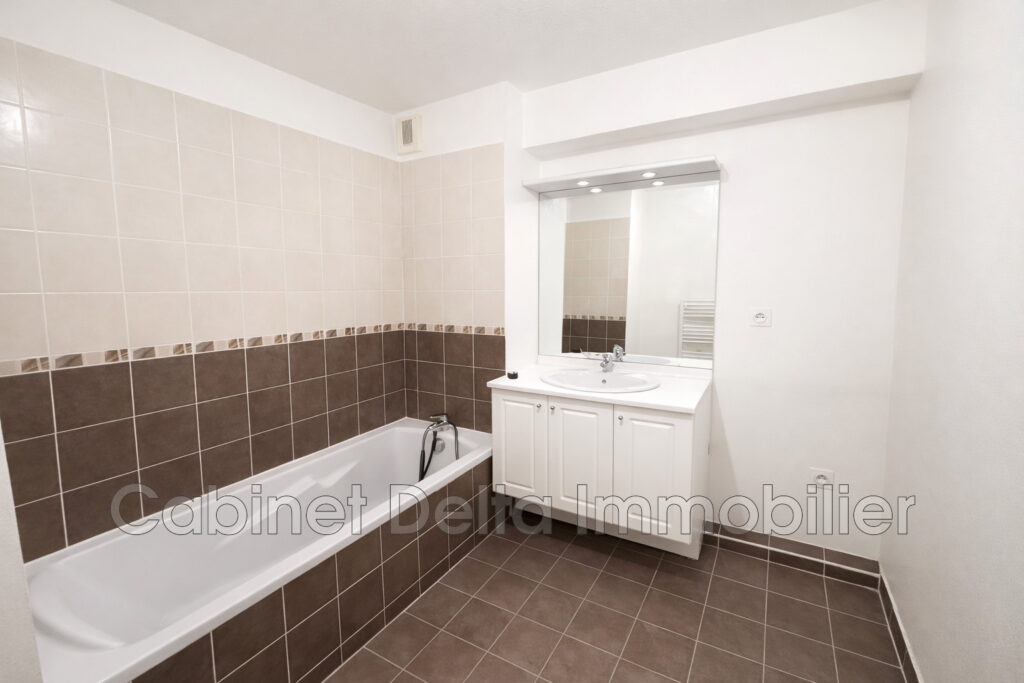 Appartement 2 pièces avec terrasse et place de parking – 2 pièces – 1 chambre – 41.00 m²