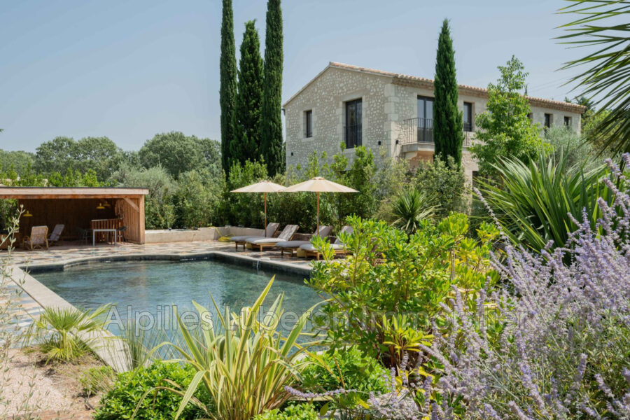 Maison à louer à Eygalières