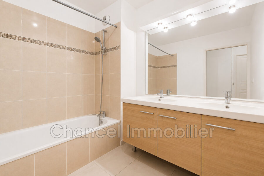 Appartement à vendre à Saint-laurent-du-var