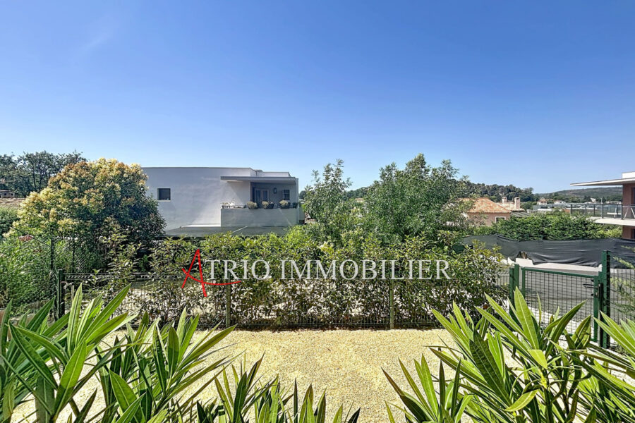Appartement à louer à Cagnes-sur-mer — Vue sur la ville — photo 9