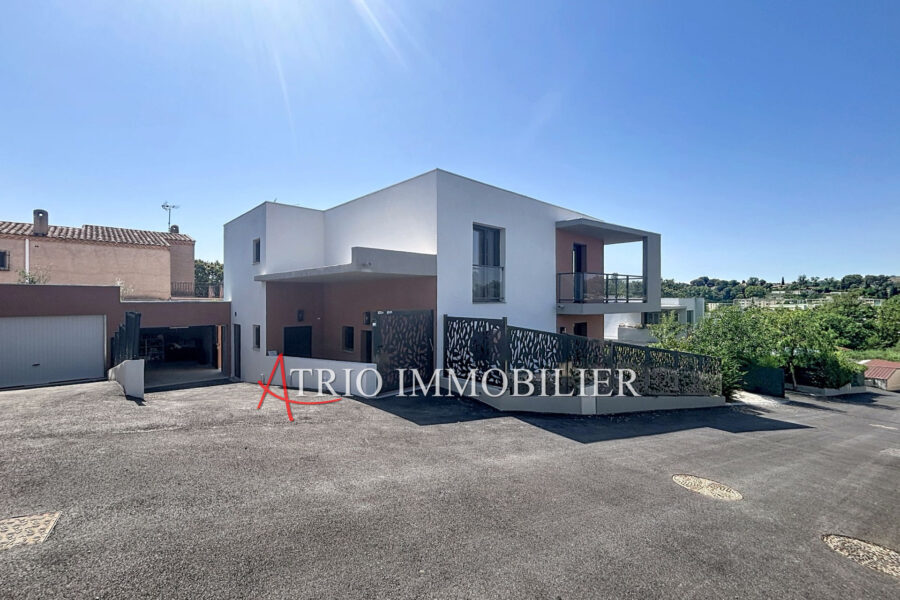 Appartement à louer à Cagnes-sur-mer — Vue sur la ville — photo 2