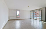 Appartement à vendre à Saint-laurent-du-var — Vue sur la ville — photo 3