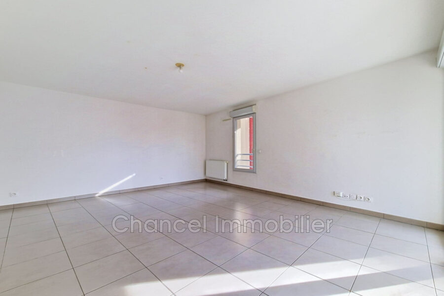 Appartement à vendre à Saint-laurent-du-var — Vue sur la ville — photo 5