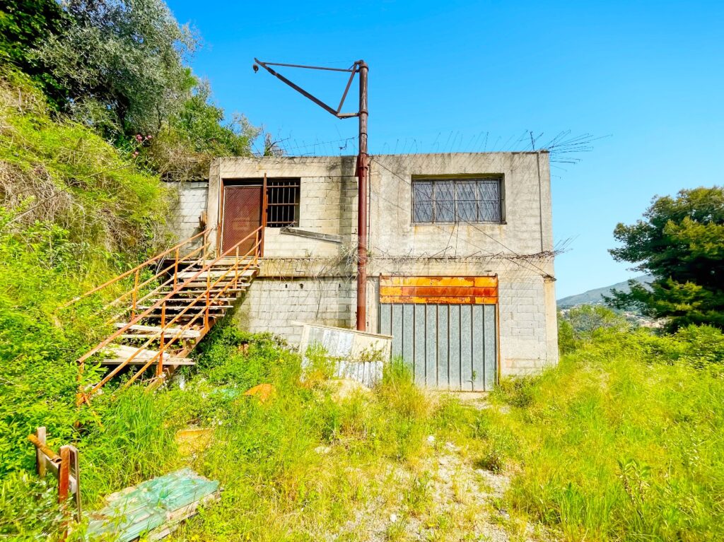 Maison et terrain – 16 pièces – NR chambres – 500 m²