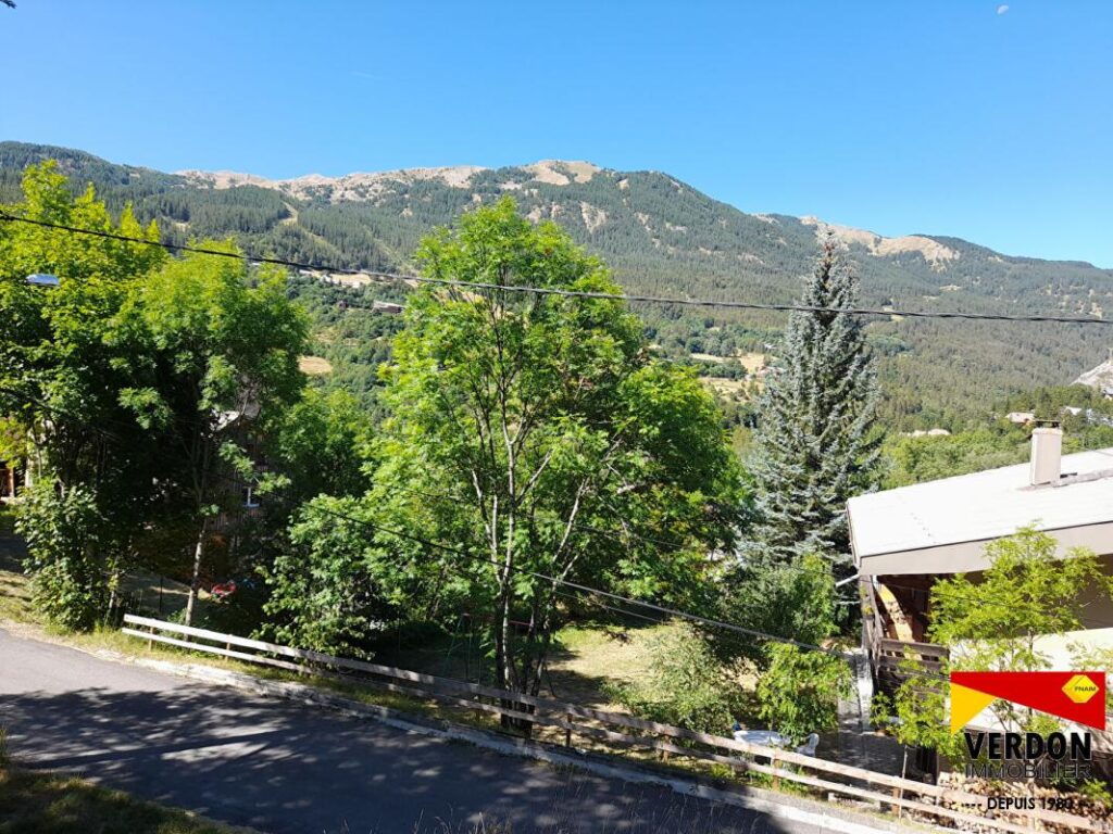 Terrain à batir à Allos – NR pièces – NR chambres – 700 m²