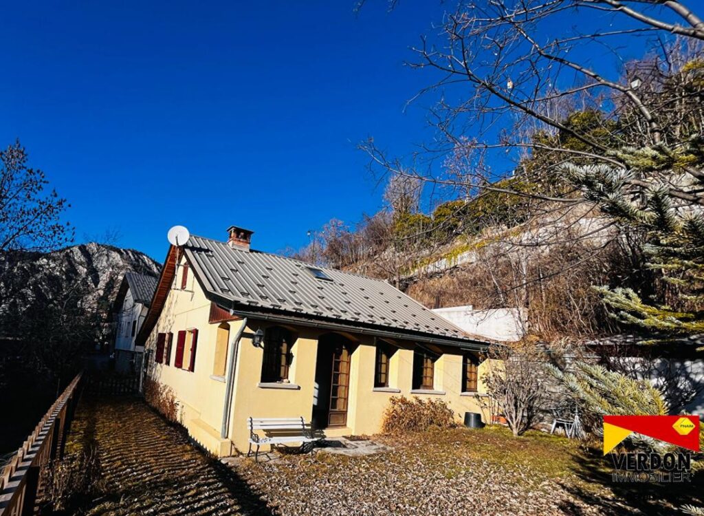 Chalet de caractère 100m² – 4 pièces – 2 chambres – 110 m²