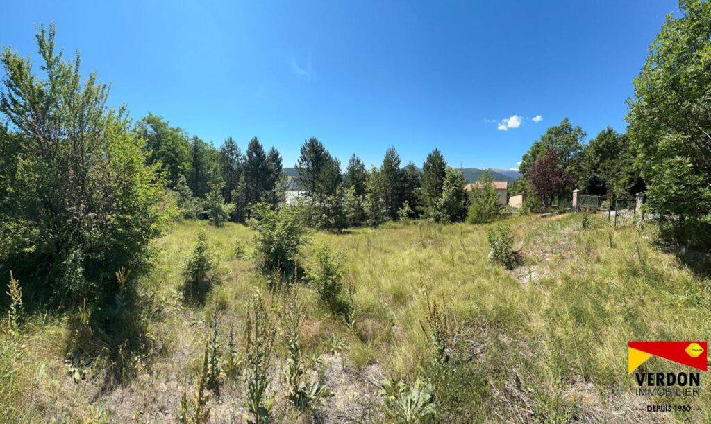 TERRAIN A BATIR de 1380 m² – NR pièces – NR chambres – 1380 m²