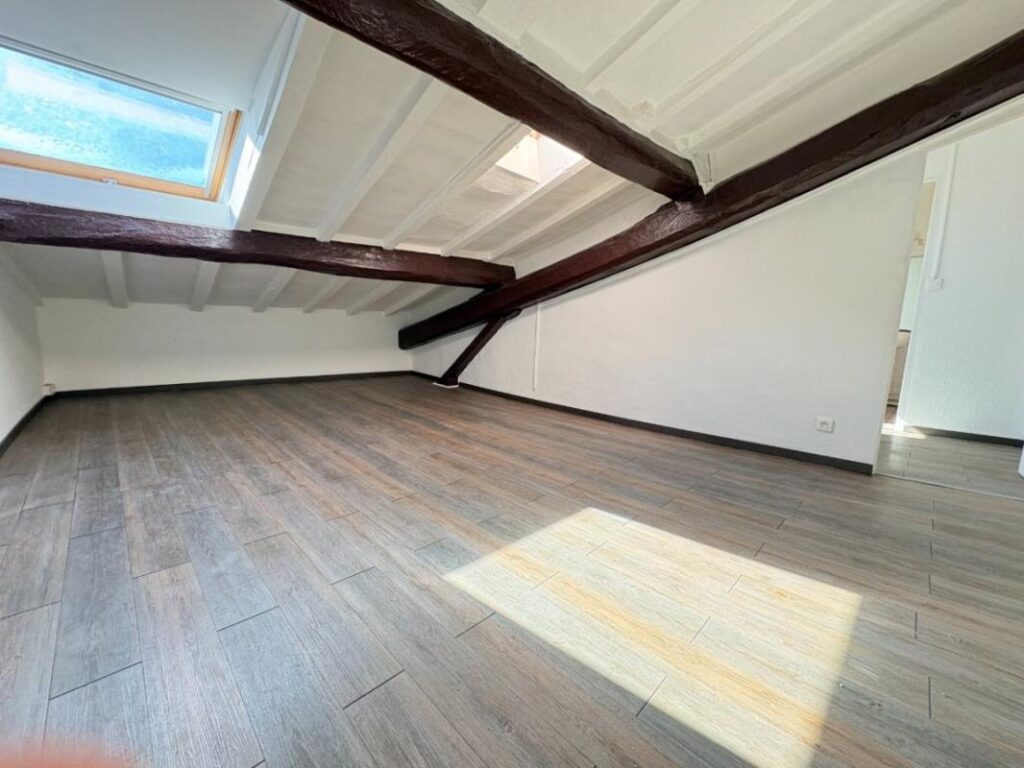 T2 AU PIED DU PORT – 2 pièces – 1 chambre – 22 m²