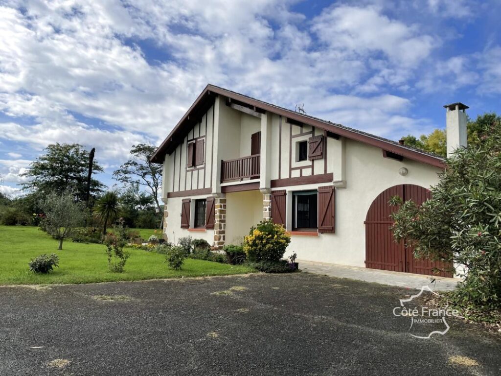 Secteur SALIES DE BEARN: A de 5mn de Salies, Villa autonome – 7 pièces – 4 chambres – 187 m²