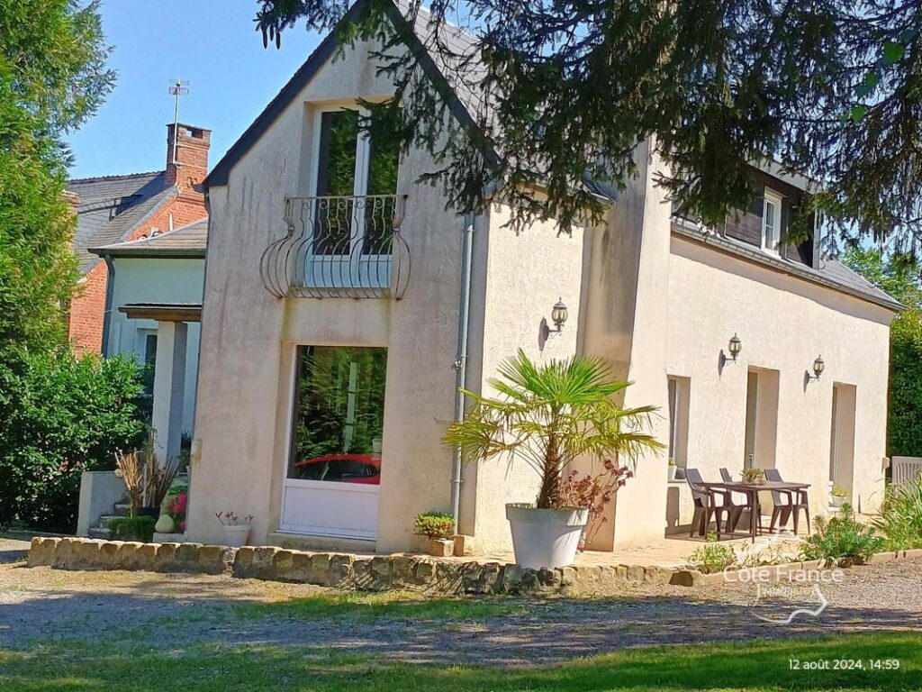 AISNE – MARLY-GOMONT – Charmante maison de campagne sur 7590 – 10 pièces – 4 chambres – 174 m²