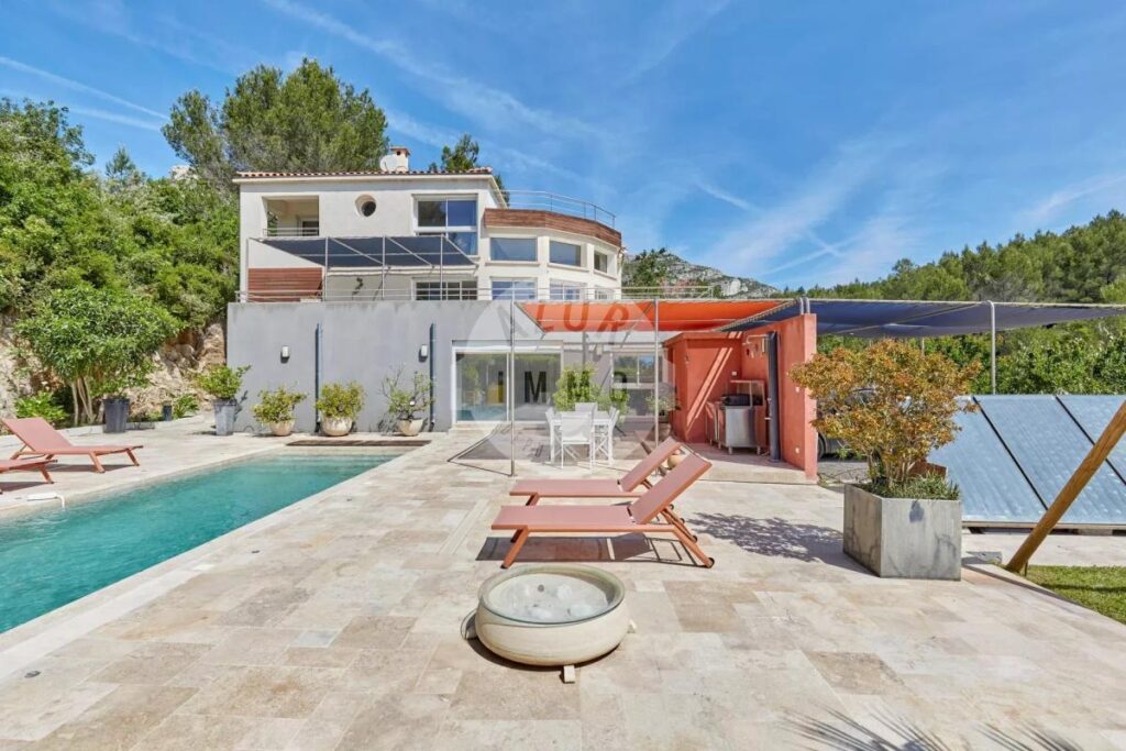 Villa d’exception Domaine privé Lascours – 6 pièces – 4 chambres – 350 m²