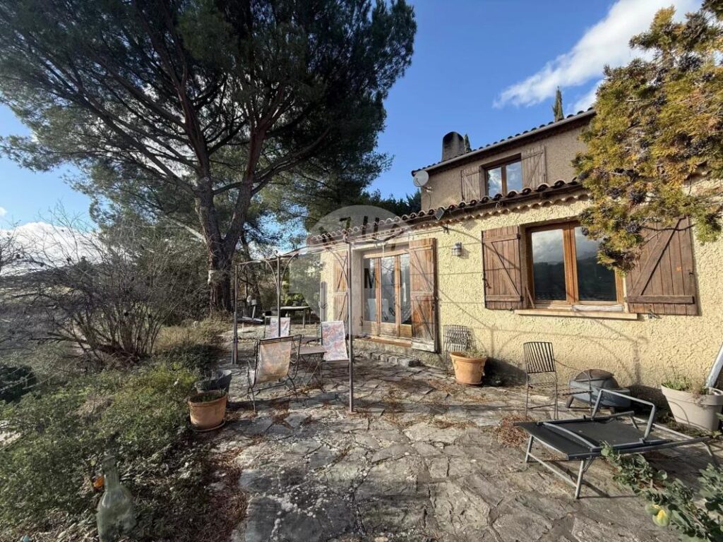 MAISON T5 117 m² sur 740 m² de terrain – 5 pièces – 4 chambres – 117 m²