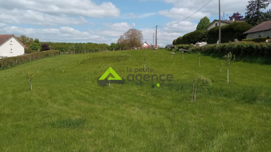 Terrain constructible – NR pièces – NR chambres – 3420 m²