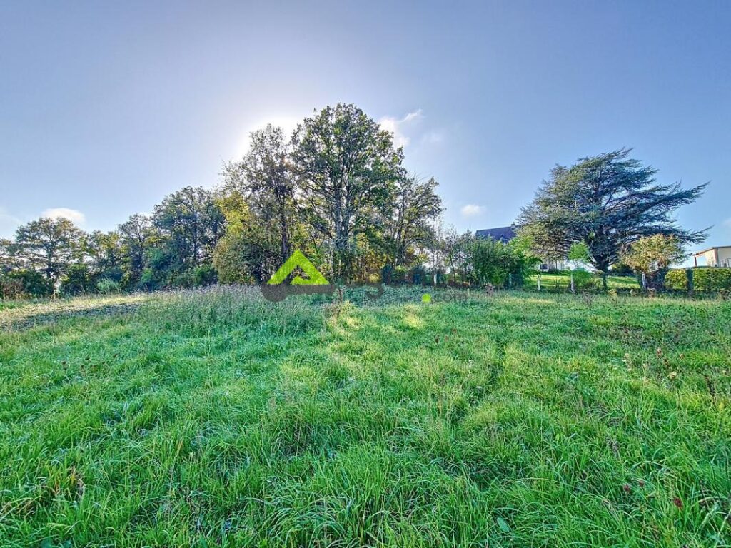 Terrain à bâtir de 1072m2 – NR pièces – NR chambres – 1072 m²