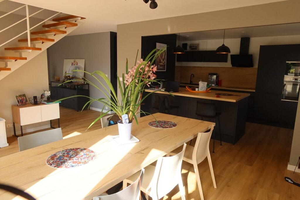 Appartement Besancon 5 pièce(s) 127 m2 – 5 pièces – 3 chambres – 127 m²