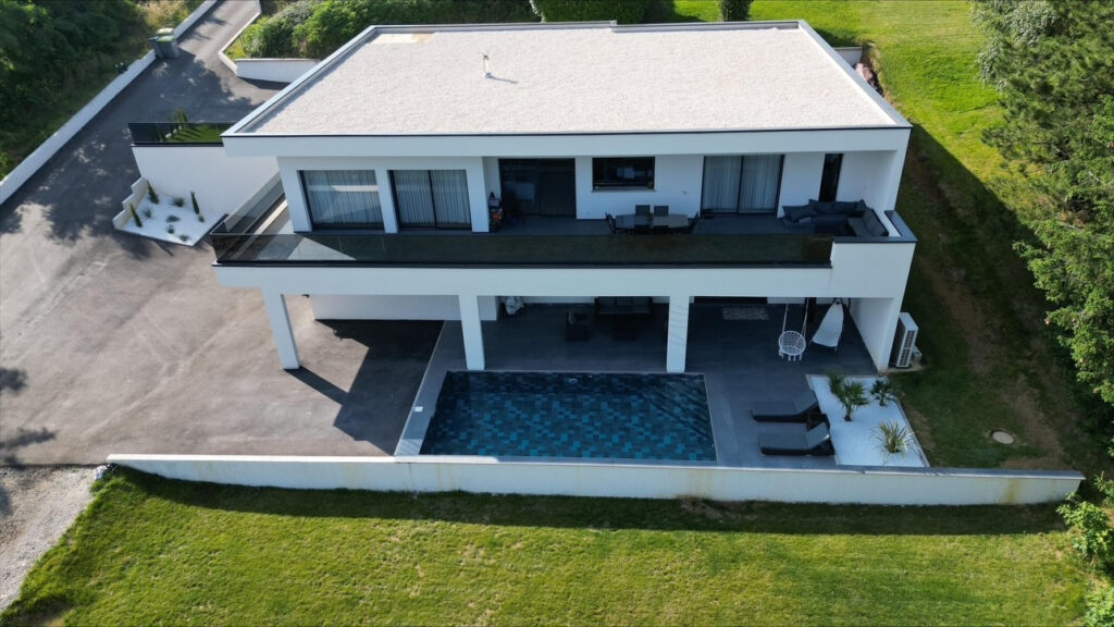 Demeure de prestige St Vit 7 pièce(s) 277 m2 – 7 pièces – 5 chambres – 277 m²