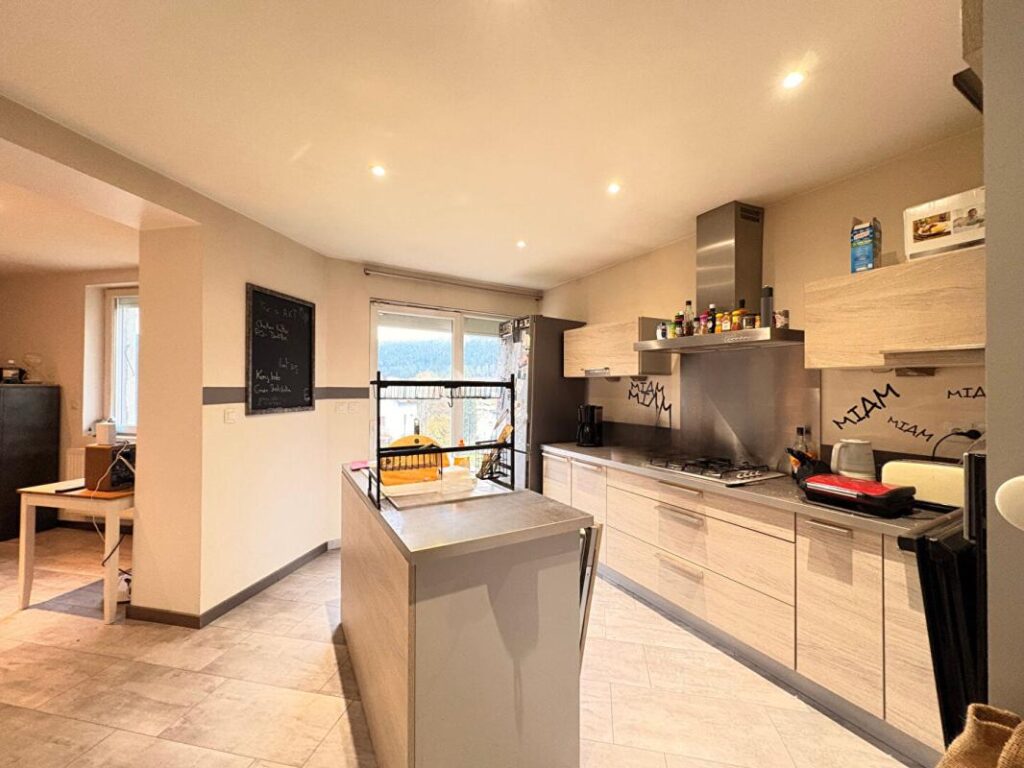 APPARTEMENT T5 DE 105 M2 À VILLERS-LE-LAC – 5 pièces – 3 chambres – 105 m²