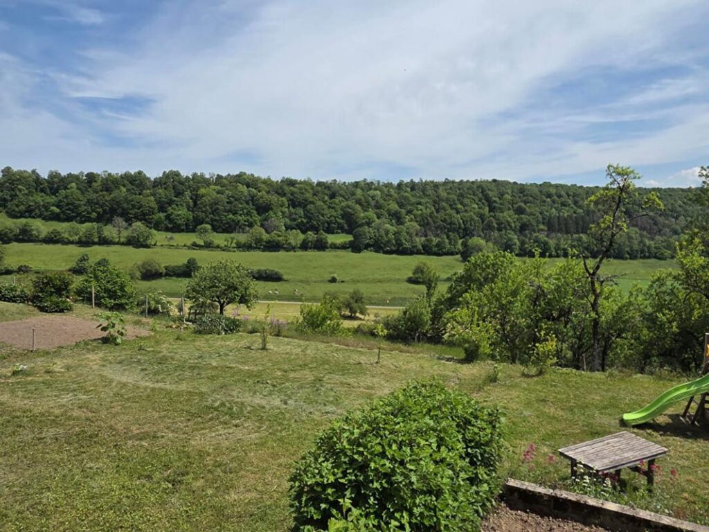 MAISON 7 PIECES 139m² SUR TERRAIN DE 6.77 ARES 169000 EUROS – 7 pièces – 4 chambres – 139 m²