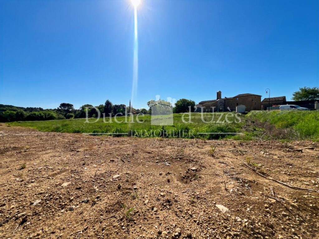 Terrain constructible – NR pièces – NR chambres – 1015 m²