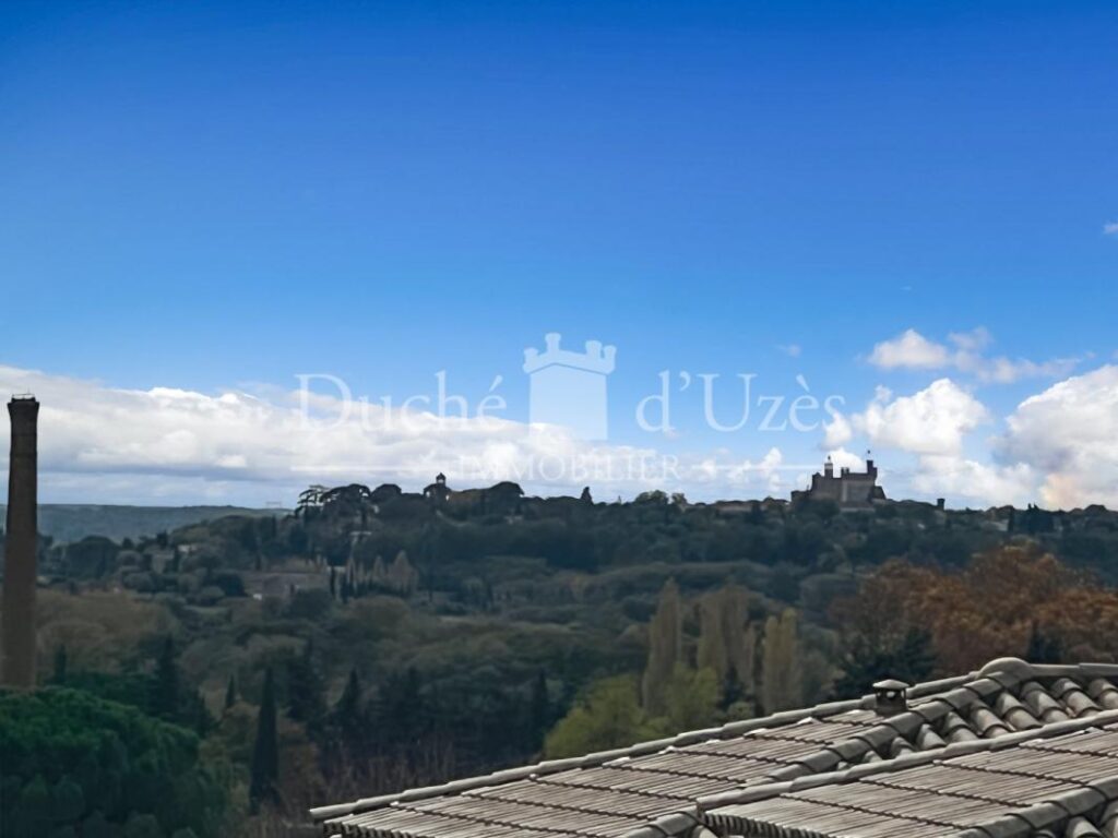 Terrain – NR pièces – NR chambres – 700 m²