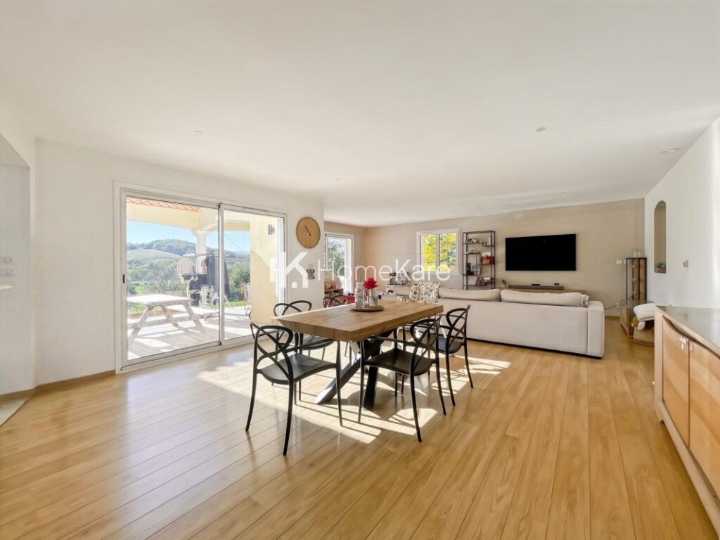 COUP DE COEUR ASSURÉ ! – 5 pièces – 4 chambres – 130 m²