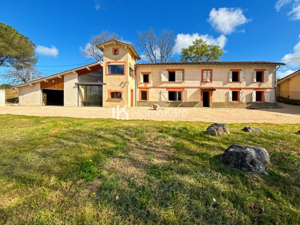 LE CHARME ASSURE !!! – 6 pièces – 5 chambres – 185 m²