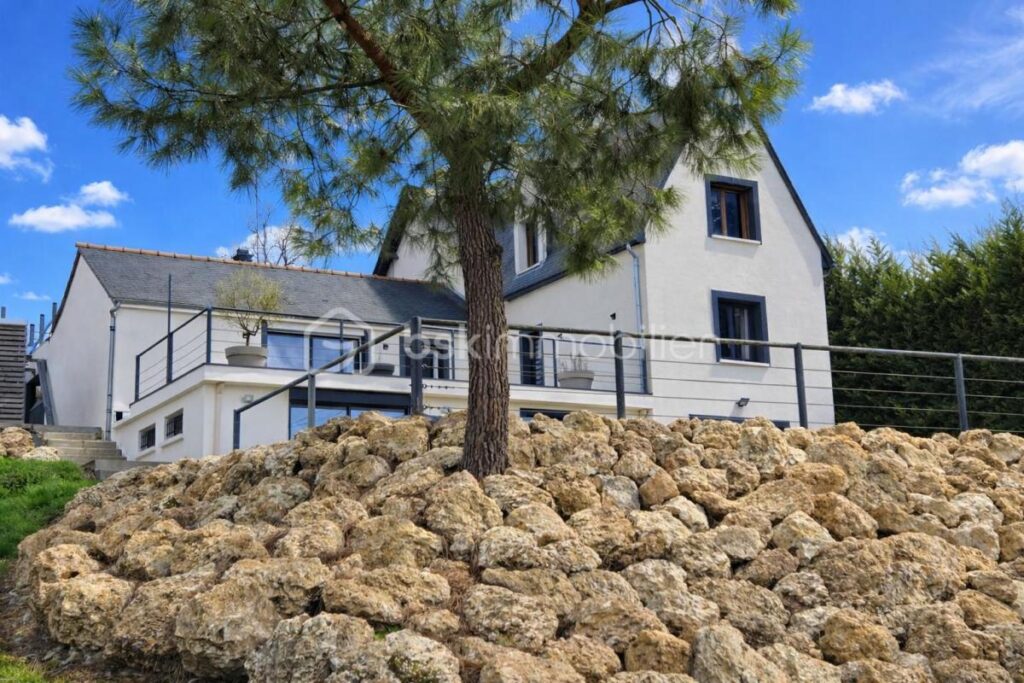 Charmante maison spacieuse près de Tours avec terrasse et parking ! – 6 pièces – 4 chambres – 170 m²