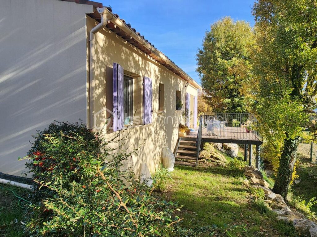 EXCLUSIVITE à FORCALQUIER : Deux logements indépendants de plain pied dans quartier calme ! – 8 pièces – 5 chambres – 175 m²