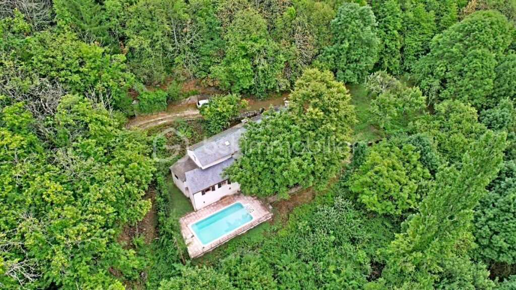 Enorme propriété dans la nature proche des Cévennes – 8 pièces – 5 chambres – 165 m²